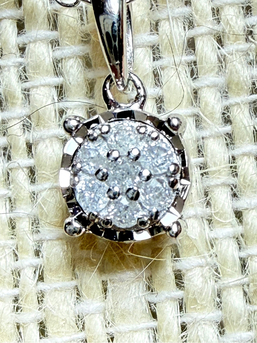 DIAMOND PENDANT 0.1 CT Classic Silver chain & Round pendant NEW